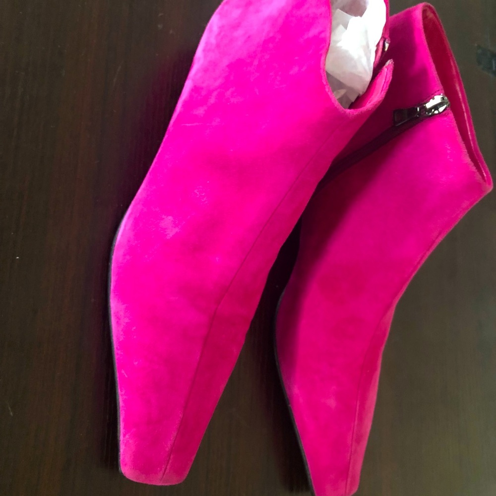 Prada stylish boots size 10 US ( 40.5 EU)